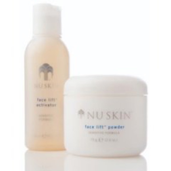 Makeup - Picture 3 of 6